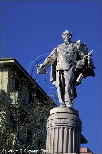 ITALY - LIGURIA - CHIAVARI (GE) - monumento a Vittorio Emanuele II