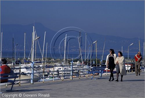 ITALY - LIGURIA - CHIAVARI (GE) - la passeggiata sul Corso Cristoforo Colombo presso il porto turistico