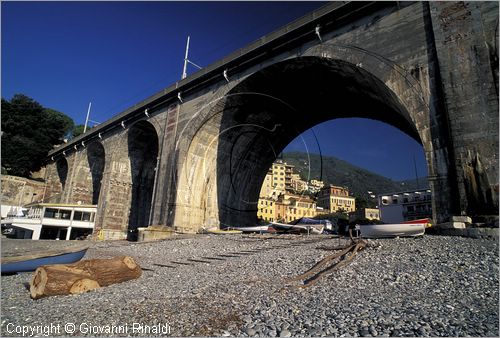 ITALY - LIGURIA - ZOAGLI (GE) - la spiaggia