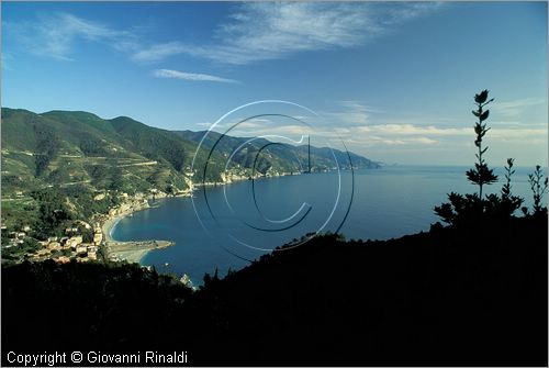 ITALY - LIGURIA - CINQUE TERRE (SP) - MONTEROSSO e la costa verso sud