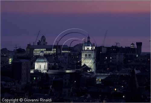 ITALY - LIGURIA - GENOVA - veduta notturna - la Cattedrale