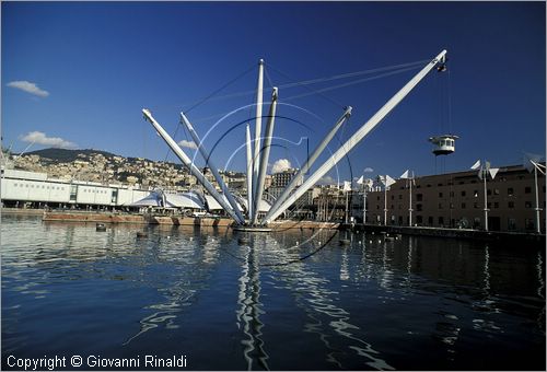 ITALY - LIGURIA - GENOVA - il Porto - Il Bigo opera dell'architetto Renzo Piano