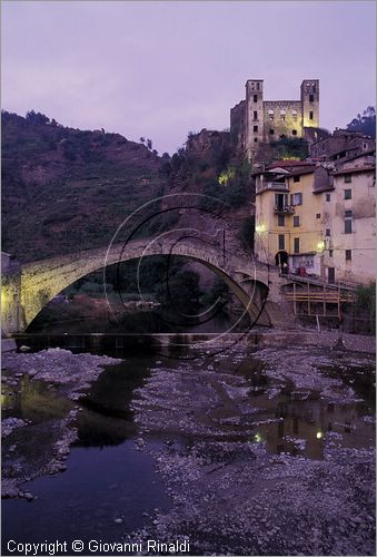 ITALY - LIGURIA - DOLCEACQUA (IM) - veduta del borgo antico tra il ponte vecchio e il castello dei Doria