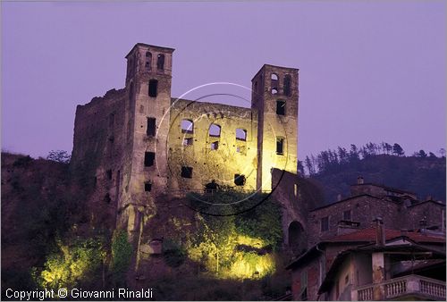 ITALY - LIGURIA - DOLCEACQUA (IM) - veduta del castello dei Doria