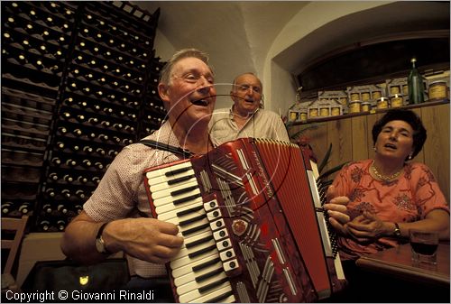 ITALY - LIGURIA - DOLCEACQUA (IM) - cantina della coperativa del Rossese durante un'allegra bevuta