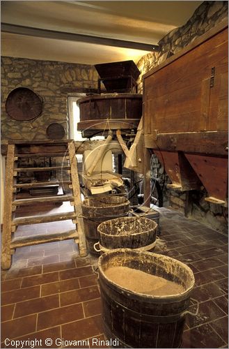 ITALY - LIGURIA - MOLINI DI TRIORA (IM) - un vecchio mulino con macina da grano