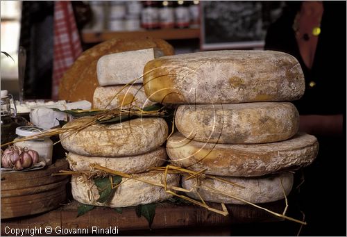 ITALY - LIGURIA - MOLINI DI TRIORA (IM) - prodotti tipici della Valle Argentina