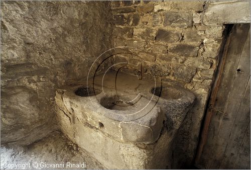 ITALY - LIGURIA - PIGNA (IM) - loggia della piazza vecchia - "Aridi" antiche misure per l'olio e il grano