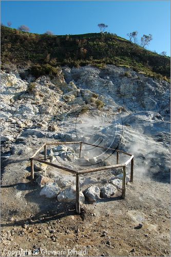 ITALY - POZZUOLI (NA) - La Solfatara - il vulcano Solfatara dal cratere ellittico (770 per 580 metri) risale a 4000 anni fa ed  l'unico dei Campi Flegrei ancora attivo con impressionanti manifestazioni fumaroliche