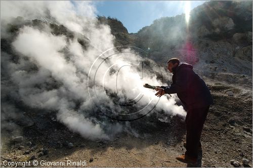 ITALY - POZZUOLI (NA) - La Solfatara - il vulcano Solfatara dal cratere ellittico (770 per 580 metri) risale a 4000 anni fa ed  l'unico dei Campi Flegrei ancora attivo con impressionanti manifestazioni fumaroliche - la Bocca Grande  la principale fumarola