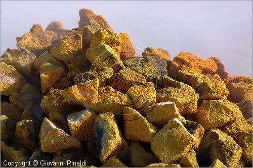 ITALY - POZZUOLI (NA) - La Solfatara - il vulcano Solfatara dal cratere ellittico (770 per 580 metri) risale a 4000 anni fa ed  l'unico dei Campi Flegrei ancora attivo con impressionanti manifestazioni fumaroliche - la Bocca Grande  la principale fumarola