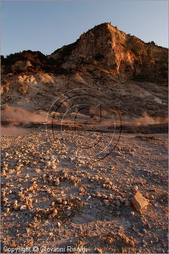 ITALY - POZZUOLI (NA) - La Solfatara - il vulcano Solfatara dal cratere ellittico (770 per 580 metri) risale a 4000 anni fa ed  l'unico dei Campi Flegrei ancora attivo con impressionanti manifestazioni fumaroliche