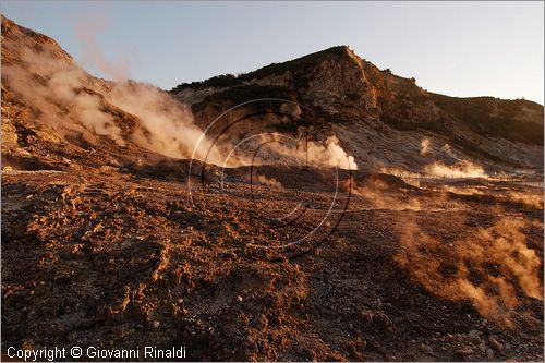 ITALY - POZZUOLI (NA) - La Solfatara - il vulcano Solfatara dal cratere ellittico (770 per 580 metri) risale a 4000 anni fa ed  l'unico dei Campi Flegrei ancora attivo con impressionanti manifestazioni fumaroliche