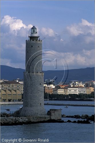 ITALY - TUSCANY - TOSCANA - LIVORNO - veduta del porto con il faro