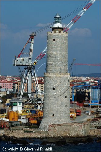 ITALY - TUSCANY - TOSCANA - LIVORNO - veduta del porto