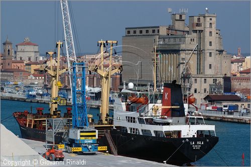 ITALY - TUSCANY - TOSCANA - LIVORNO - veduta del porto