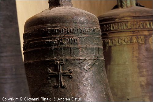 ITALY - ANGHIARI (AR) - Museo Statale di Palazzo Taglieschi - Sala V: dettaglio di campana del secolo XIV dalla Pieve di Micciano