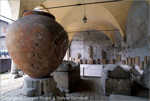 ITALY - FANO (PS) - Museo Civico e Pinacoteca nel Palazzo Malatestiano - sottoportico