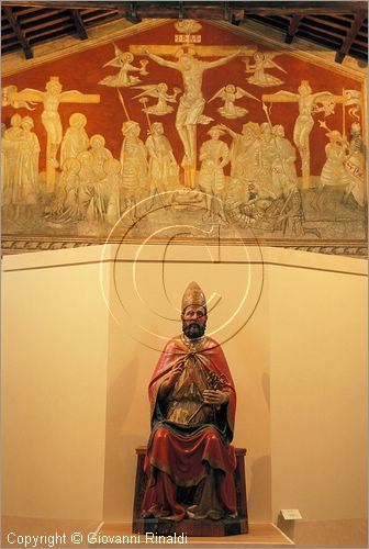 ITALY - MONTALCINO (SI) - Museo Civico e Diocesano d'Arte Sacra: sala B - la statua lignea di San Pietro di Francesco Valdambrino ('400)