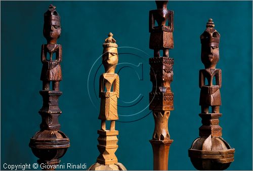 ITALY - PALMI (RC) - Museo Calabrese di etnografia e Folklore "Raffaele Corso" - conocchie per filare in legno scolpito