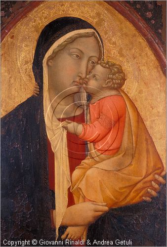 ITALY - PIENZA (SI) - Museo Diocesano d'Arte Sacra - sala 1: Madonna col Bambino (1340-50) tempera su tavola proveniente dalla chiesa di San Francesco a Pienza (Bartolomeo Bulgarini, Siena - documentato dal 1337 al 1378)