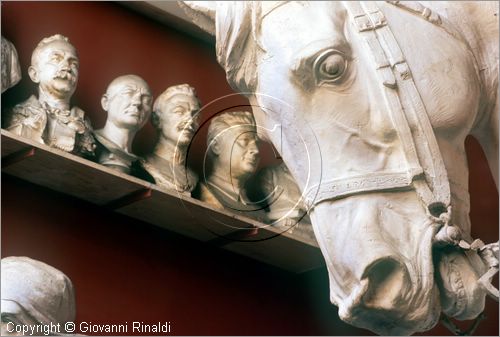 ROMA
Museo Canova-Tadolini
sala centrale
statua equestre del Maresciallo De Sucre di E.Tadolini
particolare