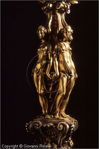 ROMA
San Pietro in Vaticano
Museo del Tesoro di San Pietro
Croce in bronzo dorato e cristallo di rocca inciso di Antonio Gentili da Faenza (secolo XVI)
particolare