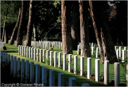 cimiteromilbrit0010.jpg