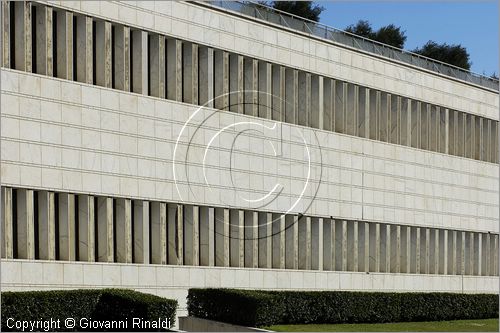 ITALY - ROMA - EUR - Palazzo dei Congressi (Adalberto Libera 1938-54) - lato sud-ovest su Viale della Letteratura