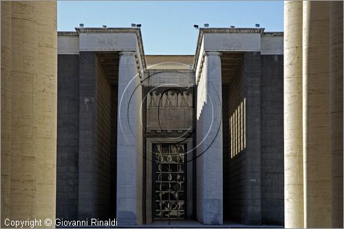 ITALY - ROMA - EUR - Palazzo Mostra della Romanit oggi Museo della Civilt Romana (Pietro Aschieri,Domenico Bernardini,Cesare Pascoletti,e Gino Peressutti,1939-52) - uno dei due ingressi monumentali