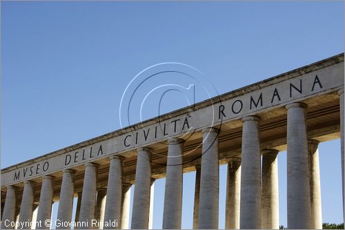 ITALY - ROMA - EUR - Palazzo Mostra della Romanit oggi Museo della Civilt Romana (Pietro Aschieri,Domenico Bernardini,Cesare Pascoletti,e Gino Peressutti,1939-52) - colonnato di raccordo dei due edifici