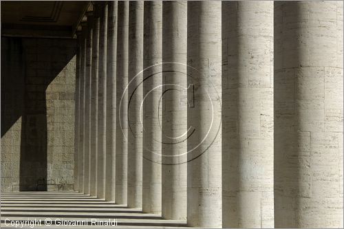 ITALY - ROMA - EUR - Palazzo Mostra della Romanit oggi Museo della Civilt Romana (Pietro Aschieri,Domenico Bernardini,Cesare Pascoletti,e Gino Peressutti,1939-52) - colonnato di raccordo dei due edifici