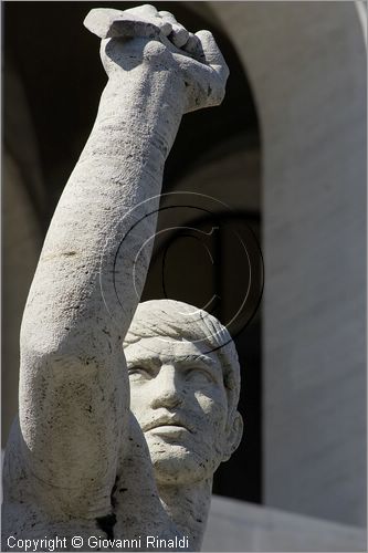 ITALY - ROMA - EUR - Palazzo della Civilt Italiana ora Palazzo della Civilt e del Lavoro (Giovanni Guerrini, Ernesto La Padula e Mario Romano, 1938-43), definito anche il "Colosseo quadrato" e assunto a simbolo del quartiere - particolare di Dioscuro