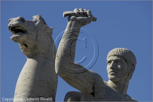 ITALY - ROMA - EUR - Palazzo della Civilt Italiana ora Palazzo della Civilt e del Lavoro (Giovanni Guerrini, Ernesto La Padula e Mario Romano, 1938-43), definito anche il "Colosseo quadrato" e assunto a simbolo del quartiere - particolare Dioscuro