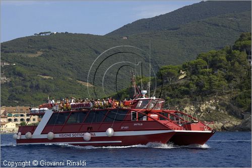 ITALY - TUSCANY - TOSCANA - ISOLA D'ELBA (LI) - Marciana Marina - una barca per escursioni con visione sottomarina