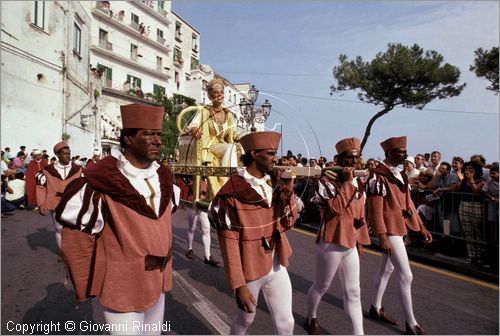 ITALY - AMALFI (SA)
Regata Storica delle Antiche Repubbliche Marinare
(si svolge ad Amalfi ogni 4 anni - l'ultima  stata nel 2001)
corteo storico