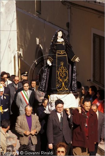 ITALY - BARILE (PZ)
Sacra Rappresentazione della Via Crucis (Venerd Santo)
la statua della Madonna Addolorata