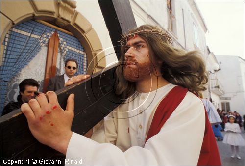 ITALY - BARILE (PZ)
Sacra Rappresentazione della Via Crucis (Venerd Santo)
Cristo con la Croce e la Corona di Spine