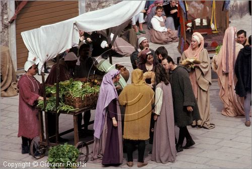 ITALY - ASSISI (PG)
Calendimaggio (primi di maggio)
La citt rivive l'epoca medievale per celebrare il ritorno della primavera