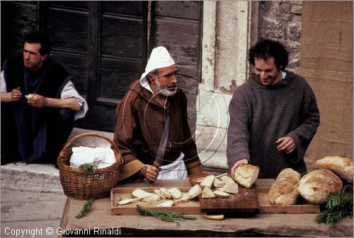 ITALY - ASSISI (PG)
Calendimaggio (primi di maggio)
La citt rivive l'epoca medievale per celebrare il ritorno della primavera