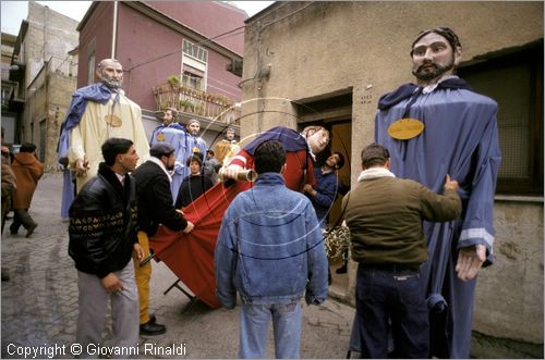 ITALY - SAN CATALDO (CL)
Sfilata degli Apostoli Giganti (Domenica di Pasqua)