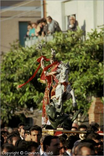 ITALY - CHIEUTI (FG)
Corsa dei Carri trainati dai buoi (21-23 aprile)
Processione di San Giorgio