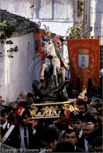 ITALY - CHIEUTI (FG)
Corsa dei Carri trainati dai buoi (21-23 aprile)
Processione di San Giorgio