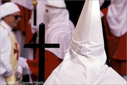 ITALY - ENNA
Venerd Santo
processione delle confraternite