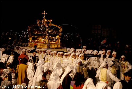 ITALY - ENNA
Venerd Santo
processione con l'urna del Cristo Morto