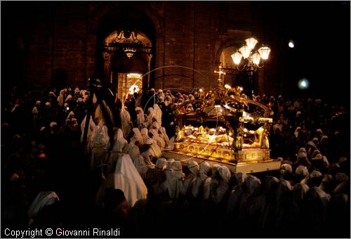 ITALY - ENNA
Venerd Santo
processione con l'urna del Cristo Morto