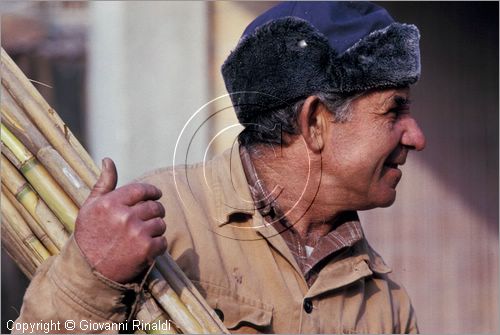 ITALY
FARA FILIORUM PETRI (CH)
Le Farchie (16-17 gennaio - Sant'Antonio Abate)
preparazione alla contrada Vicenne