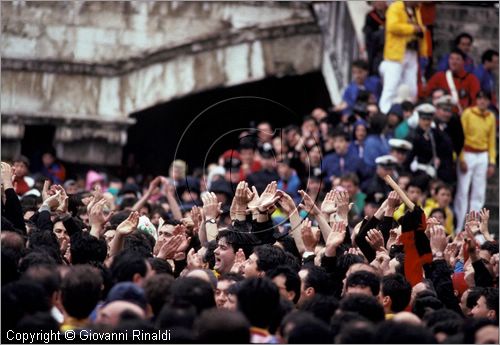 ITALY - GUBBIO (PG)
Festa della Corsa dei Ceri (15 maggio)
i ceri nella piazza della Signoria per l'alzata