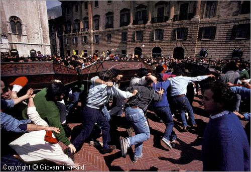 ITALY - GUBBIO (PG)
Festa della Corsa dei Ceri (15 maggio)
la prima domenica di maggio i ceri scendono in citt dal santuario. In piazza della Signoria le prime corse prima di entrare nel palazzo