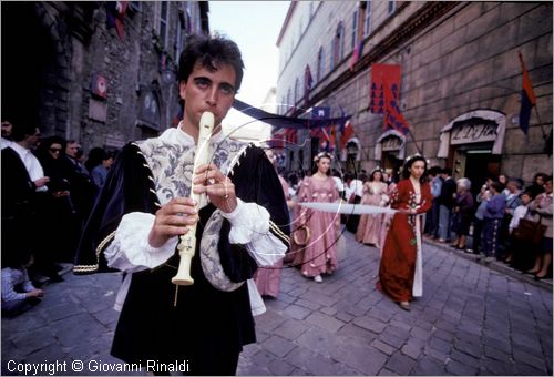 ITALY - NARNI (TR)
Corsa all'Anello (2a Domenica di Maggio)
corteo storico